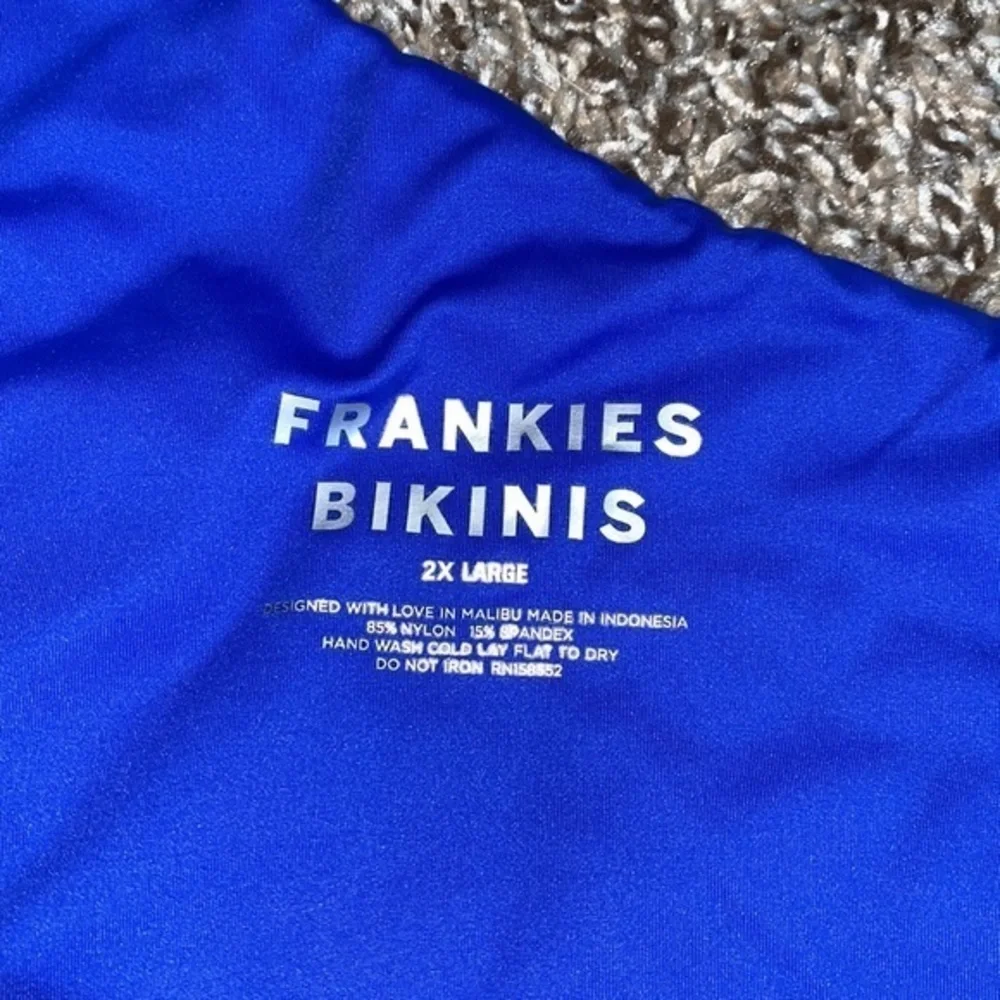 Frankies bikinis women’s 2X puck one shoulder bikini top‎
